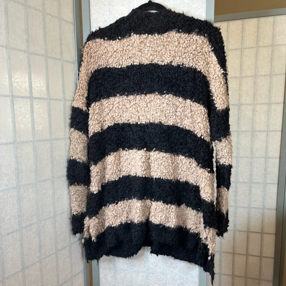 Free People oversized Black and Tan cardigan sweater; super soft & comfy